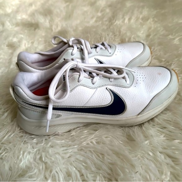 NIKE white leather dad sneaker tennis shoe